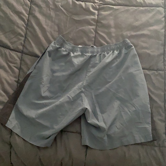Men’s Reebok 9” Inseam Athletic Shorts - Picture 3 of 3